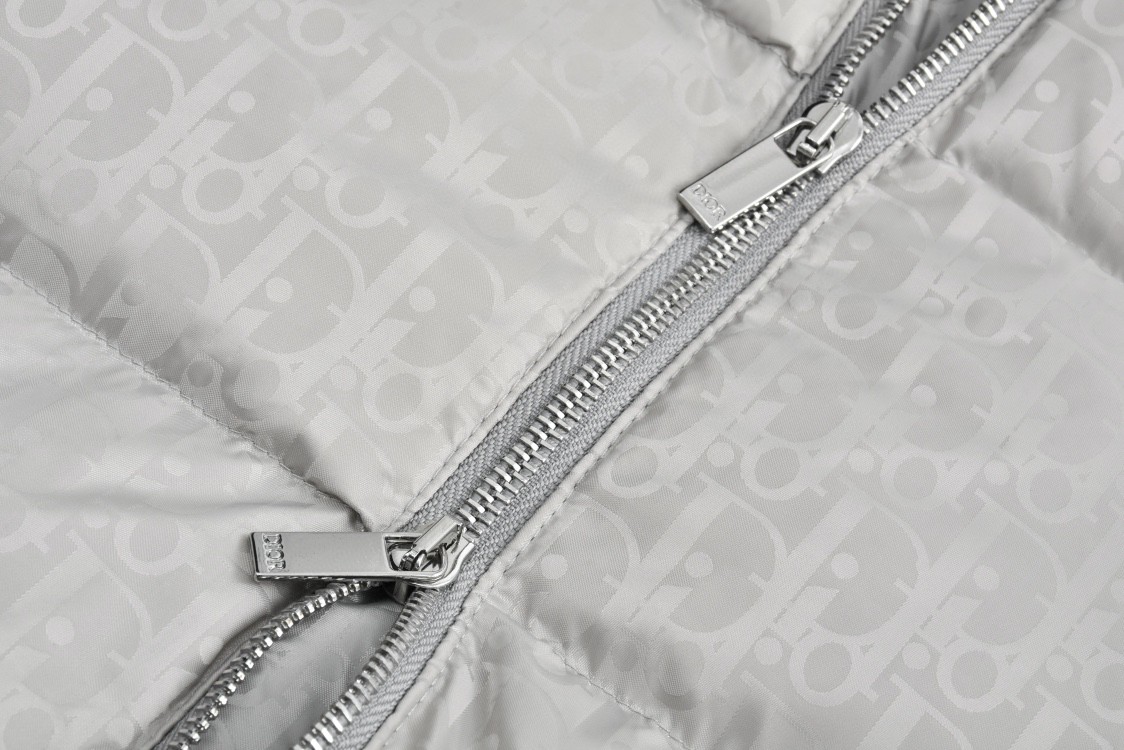 DIOR 迪奥 暗纹字母提花拉链立领羽绒服 夹克 外套 长袖 灰色 943C449A4462-C878