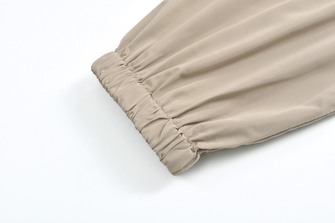 MIU MIU 缪缪 字母logo印花拉链连帽冲锋衣 夹克 长袖 外套 米色 ML1080-13FM-F0065