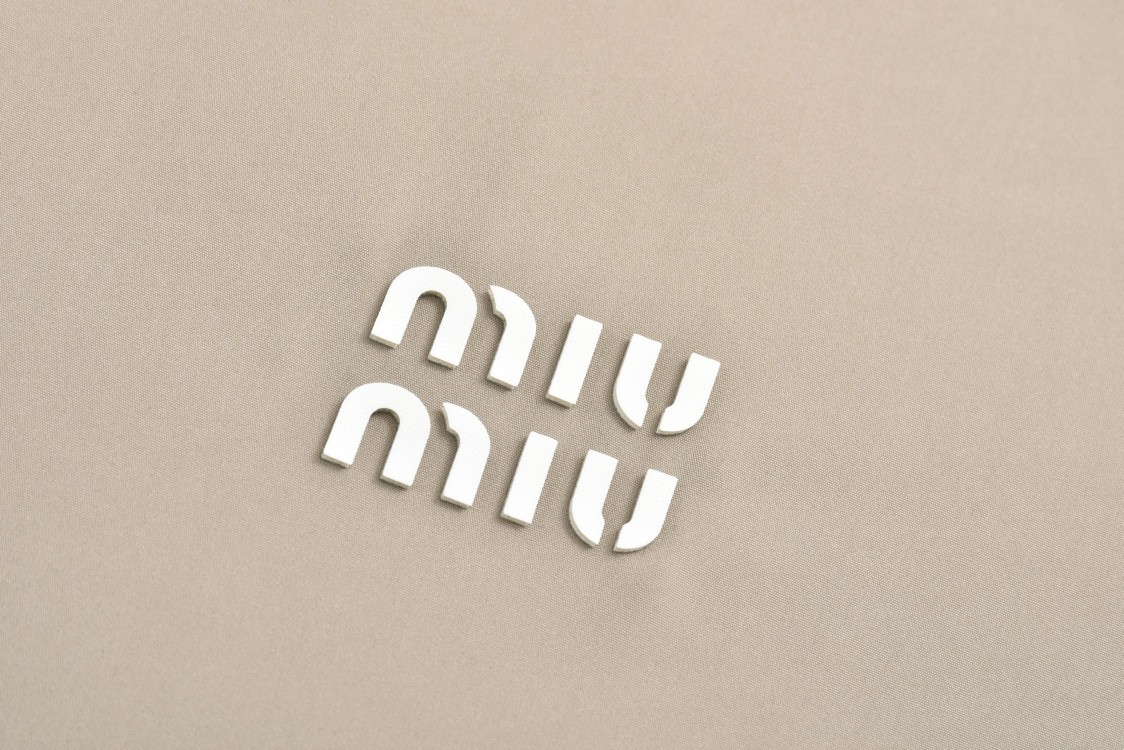 MIU MIU 缪缪 字母logo印花拉链连帽冲锋衣 夹克 长袖 外套 米色 ML1080-13FM-F0065