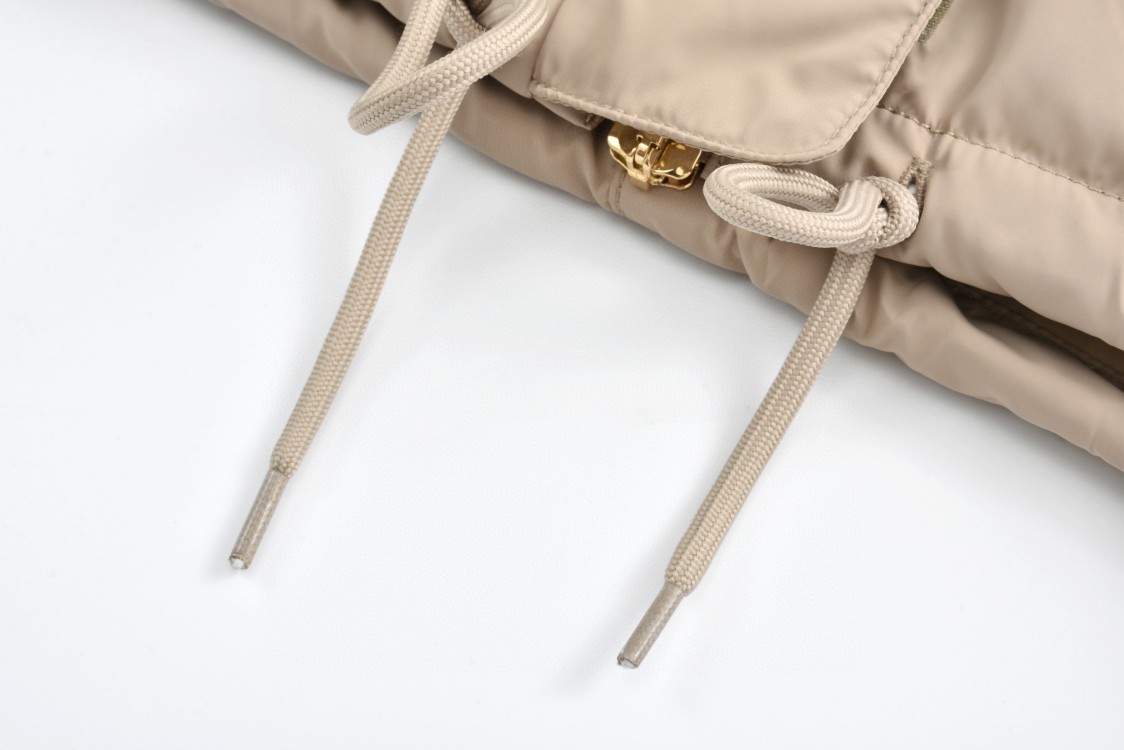 MIU MIU 缪缪 字母logo印花拉链连帽羽绒服 夹克 长袖 外套 米色 ML1080-13FM-F0065