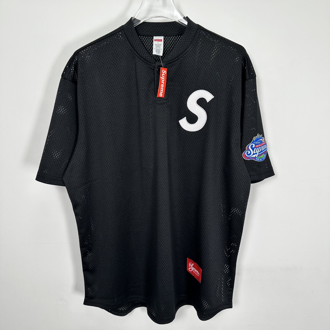 Supreme FW24 WEEK1 S Logo Baseball Henley 斜纹刺绣贴亨利棒球领短袖 T恤 绿色 蓝色 黑色 SUP-FW24-005