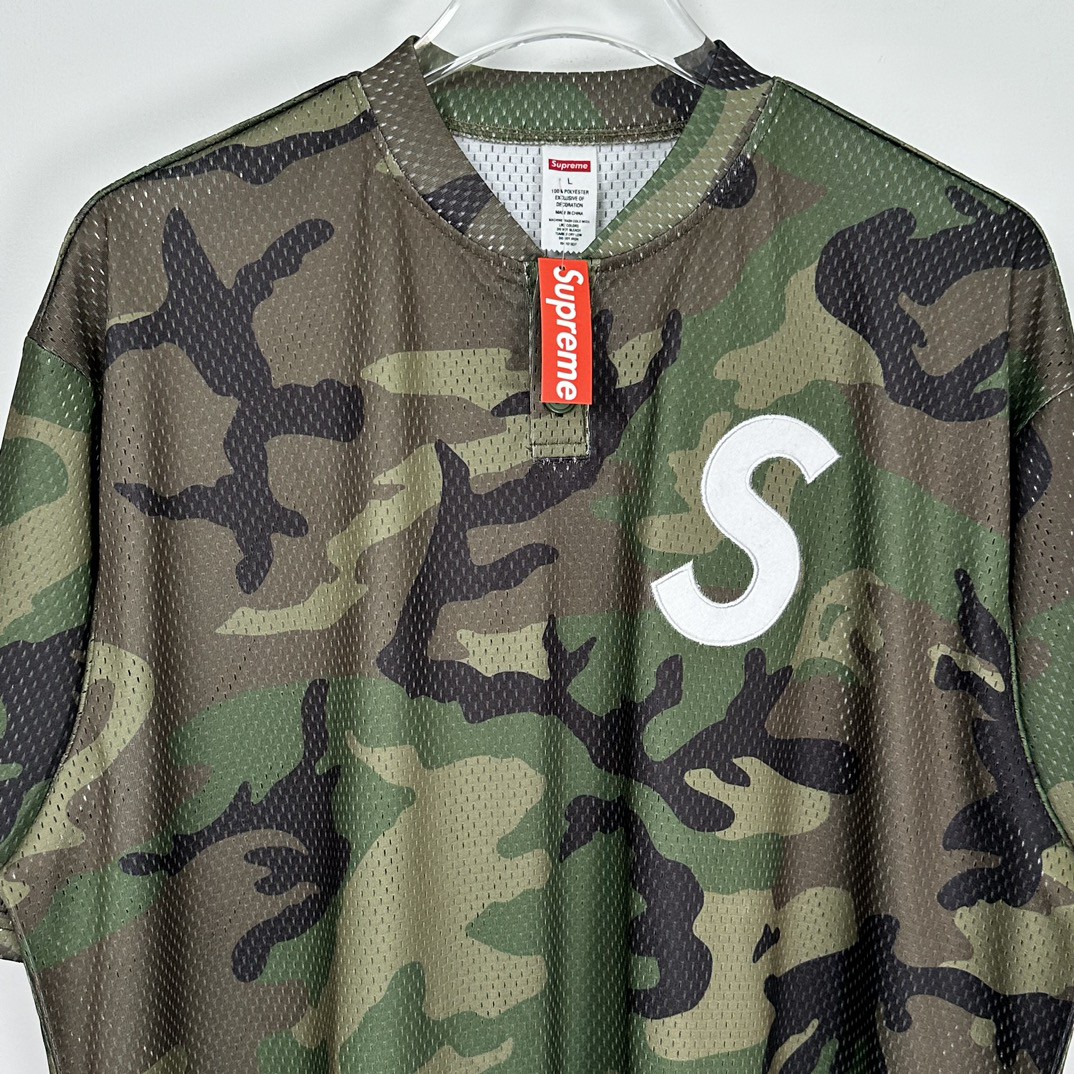 Supreme FW24 WEEK1 S Logo Baseball Henley 斜纹刺绣贴亨利棒球领短袖 T恤 绿色 蓝色 黑色 SUP-FW24-005