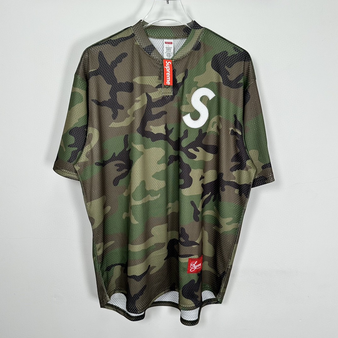 Supreme FW24 WEEK1 S Logo Baseball Henley 斜纹刺绣贴亨利棒球领短袖 T恤 绿色 蓝色 黑色 SUP-FW24-005
