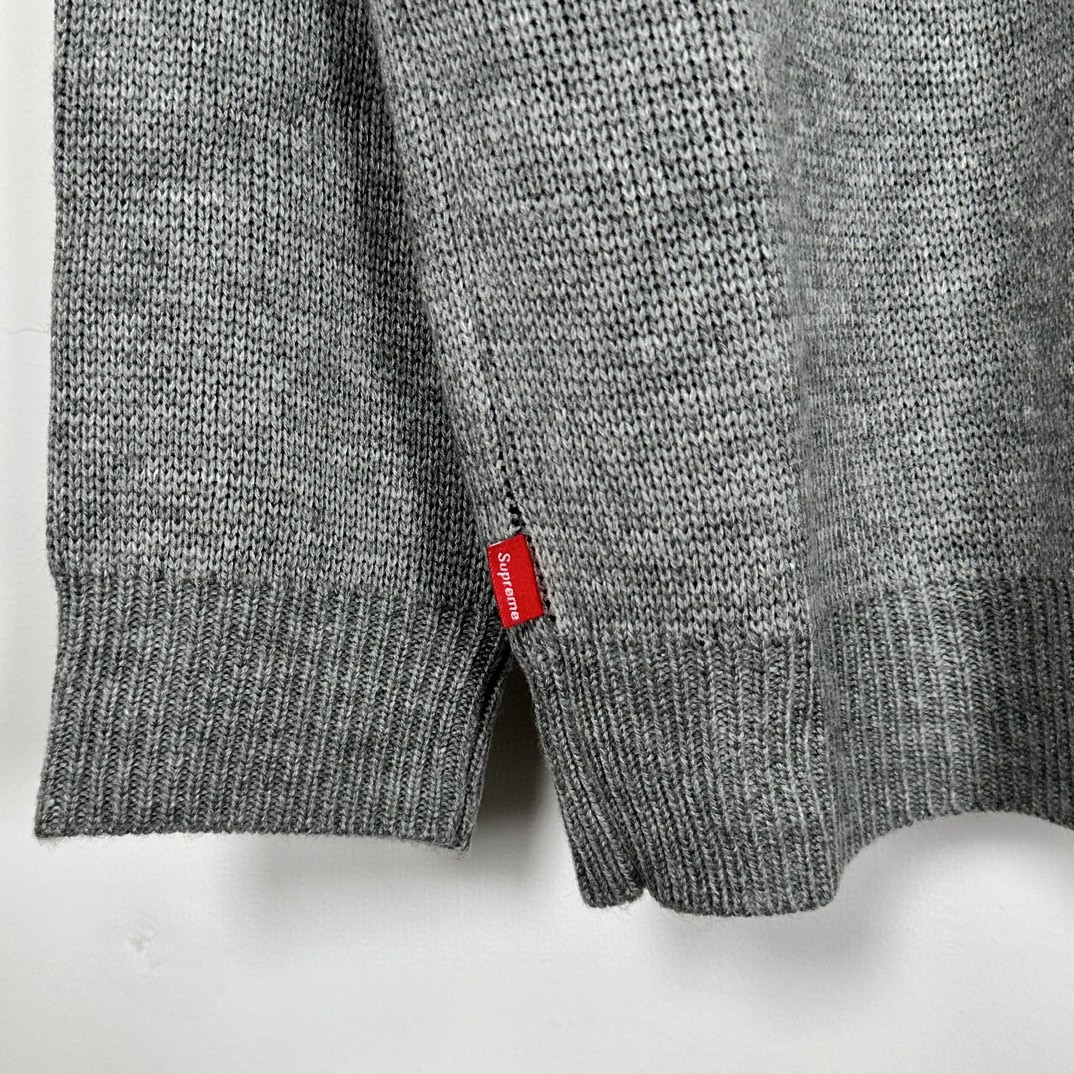 Supreme THRASHER 联名款 FW24 WEEK6 Sweater 背面十字字母logo毛衣 圆领 长袖 黑色 灰色 红色 SUP-FW24-122