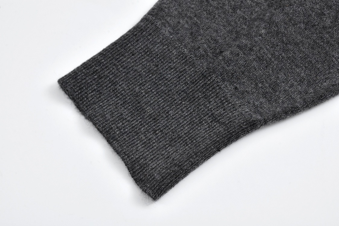 PRADA 普拉达 提花字母logo小标polo领毛衣 长袖 灰色 黑色 P24G2O-15EY-F0480-S-OOO