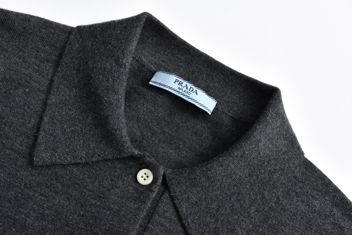 PRADA 普拉达 提花字母logo小标polo领毛衣 长袖 灰色 黑色 P24G2O-15EY-F0480-S-OOO