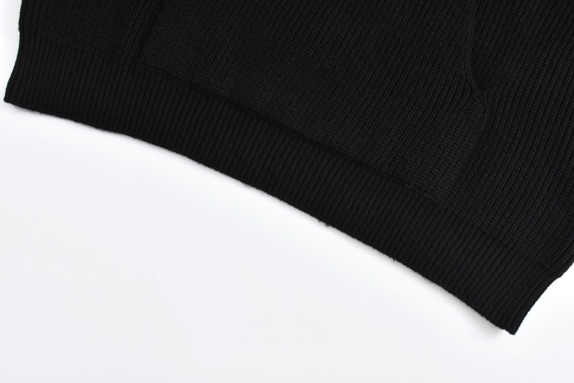 CELINE 赛琳 刺绣字母logo连帽抽绳毛衣 卫衣 长袖 黑色 2AX0A311Y-38NO