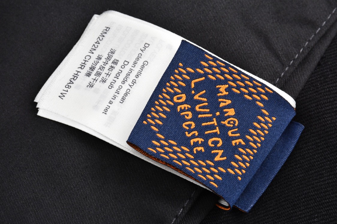 LOUIS VUITTON 路易威登 西部世界绿松石铆钉牛仔外套 夹克 长袖 黑色 1AFWX1