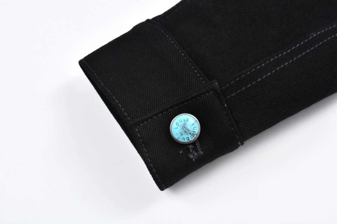 LOUIS VUITTON 路易威登 西部世界绿松石铆钉牛仔外套 夹克 长袖 黑色 1AFWX1