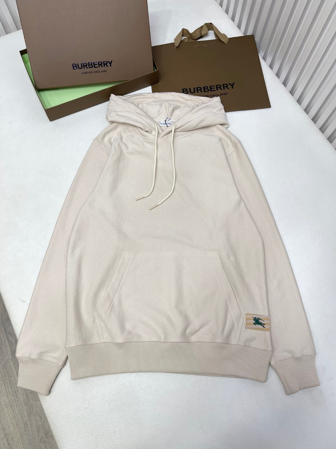 Burberry 巴宝莉 衣摆刺绣战马小贴标抽绳连帽卫衣 长袖 白色 黑色 绿色 