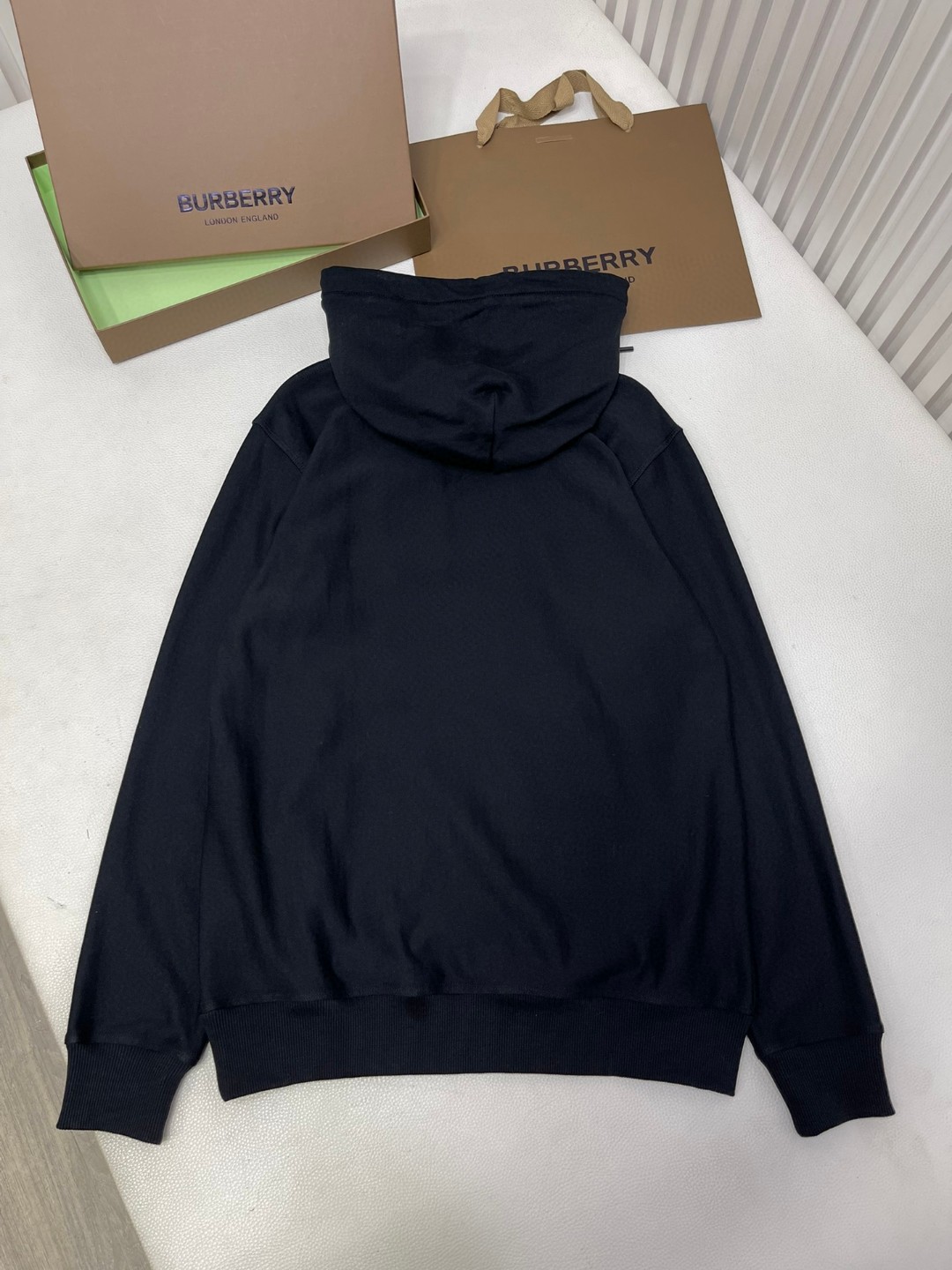 Burberry 巴宝莉 衣摆刺绣战马小贴标抽绳连帽卫衣 长袖 白色 黑色 绿色 