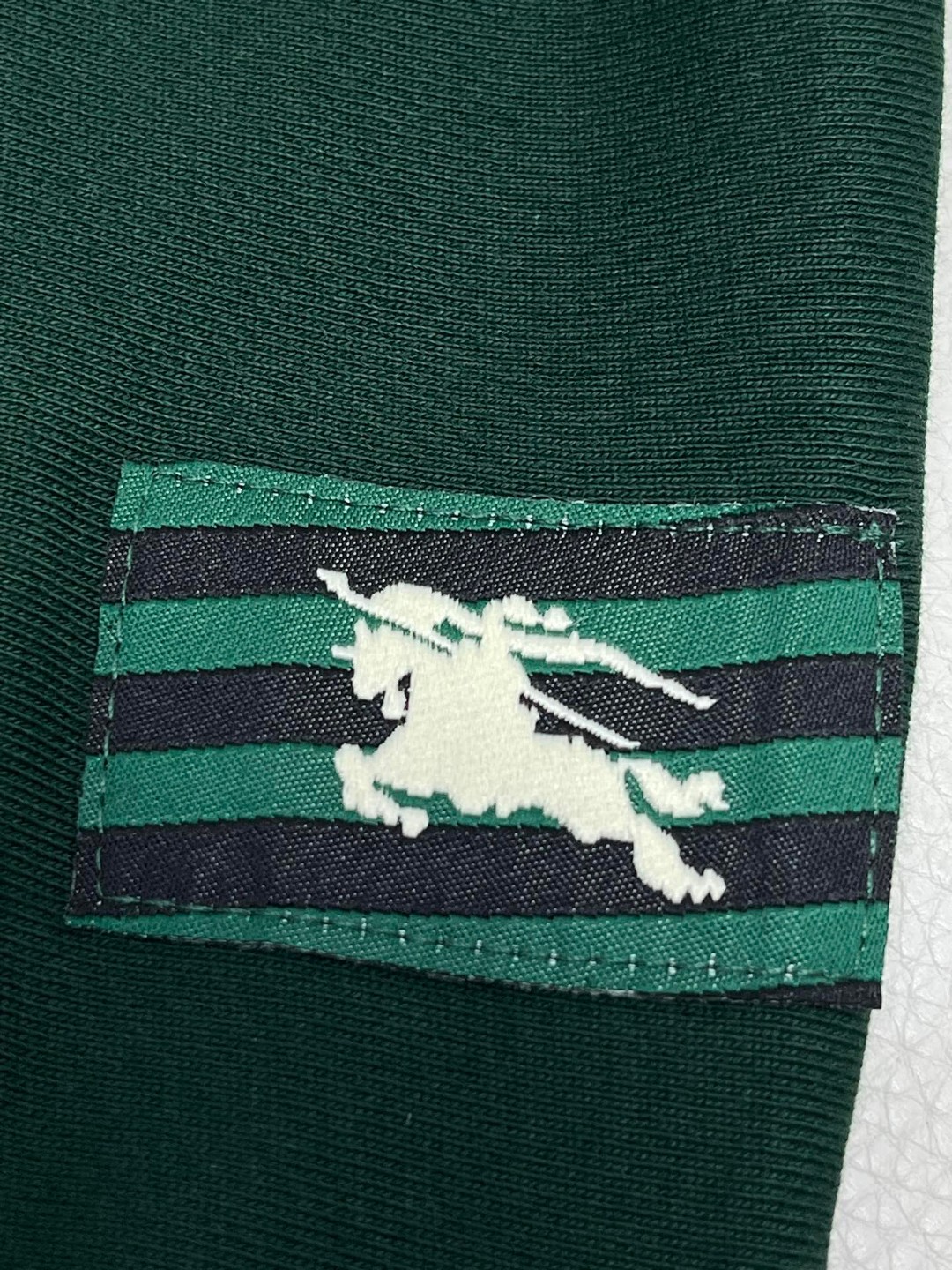 Burberry 巴宝莉 衣摆刺绣战马小贴标抽绳连帽卫衣 长袖 白色 黑色 绿色 