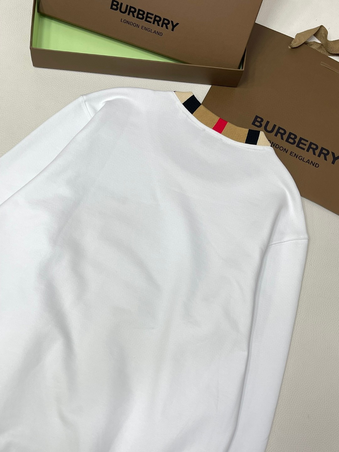 Burberry 巴宝莉 拼色刺绣字母logo圆领卫衣 长袖 白色 黑色 80695311