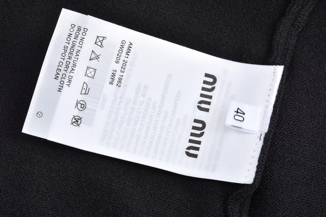 MIU MIU 缪缪 徽标刺绣logo羊绒针织衫 开衫 毛衣 外套 长袖 灰色 黑色