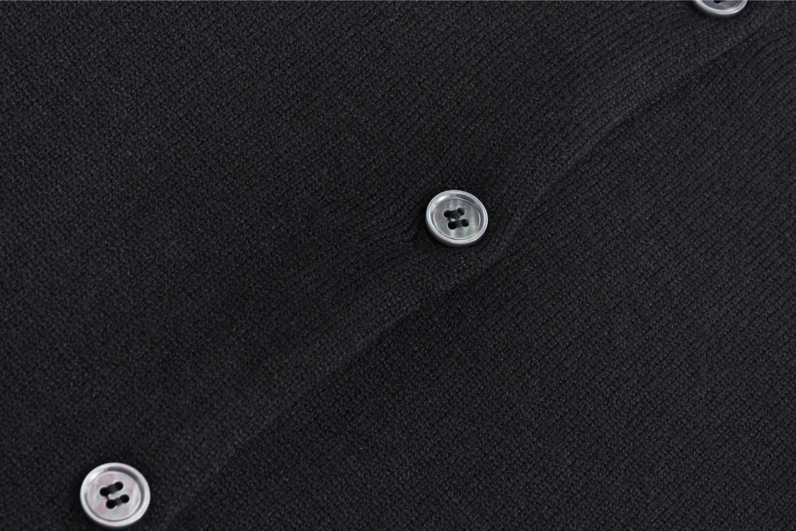 MIU MIU 缪缪 徽标刺绣logo羊绒针织衫 开衫 毛衣 外套 长袖 灰色 黑色