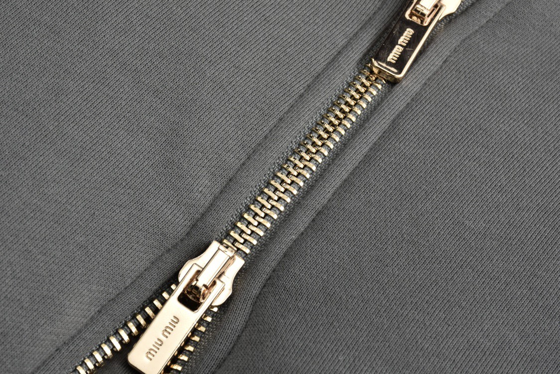 MIU MIU 缪缪 字母logo徽标拉链连帽卫衣 长袖 外套 灰绿色 MJL987-137K-F0D65-S-OOO