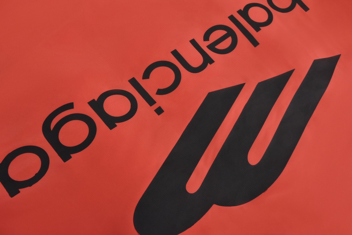 Balenciaga 巴黎世家 双面两穿刺绣字母logo拉链棉服 外套 长袖 秋冬 黑色 773047TPO061000