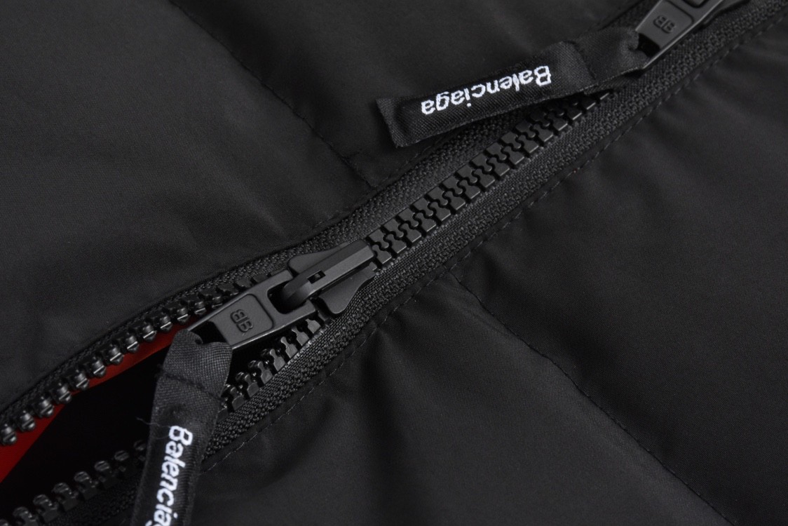 Balenciaga 巴黎世家 双面两穿刺绣字母logo拉链棉服 外套 长袖 秋冬 黑色 773047TPO061000