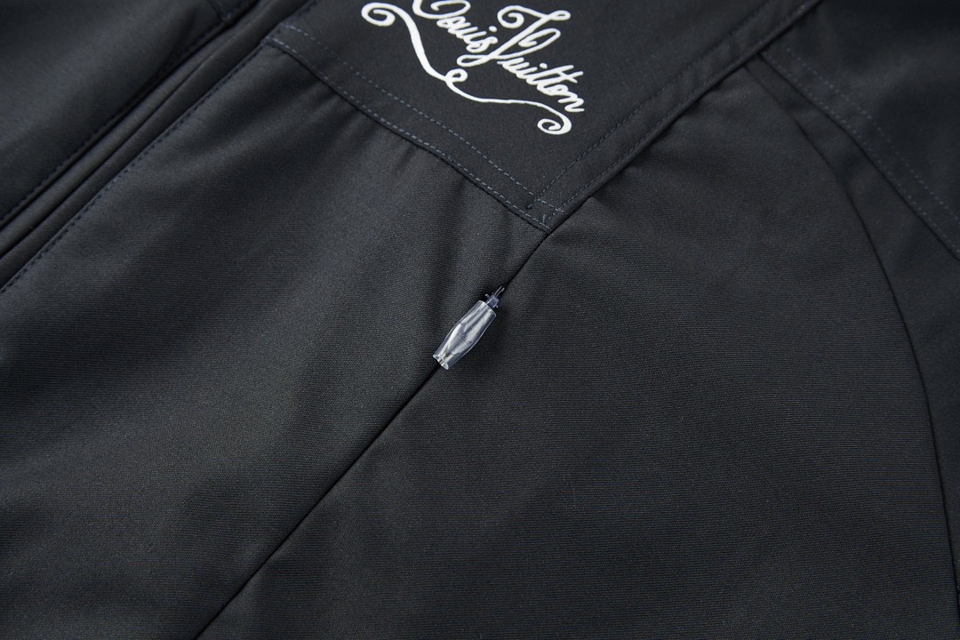 LOUIS VUITTON 路易威登 刺绣字母logo航海风派克风衣 外套 夹克 长袖 蓝色 1AFRJ8