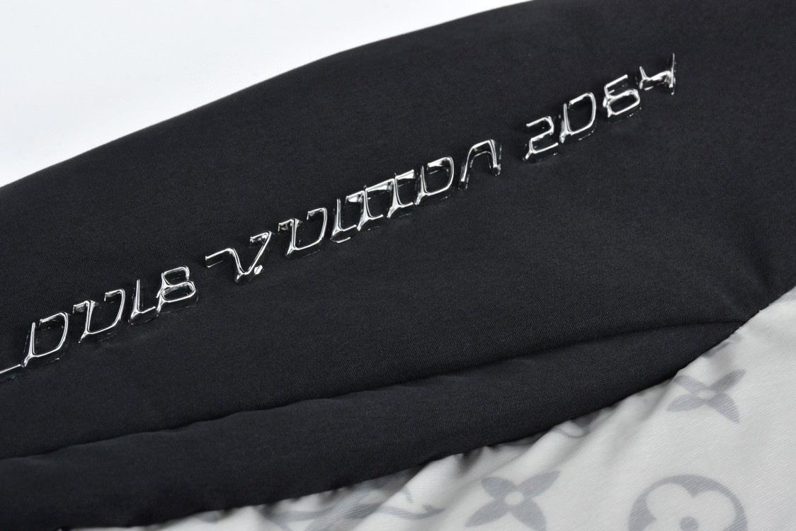 LOUIS VUITTON 路易威登 拼接温感蓬松连帽羽绒服 外套 保暖 长袖 灰色 1A9O4X