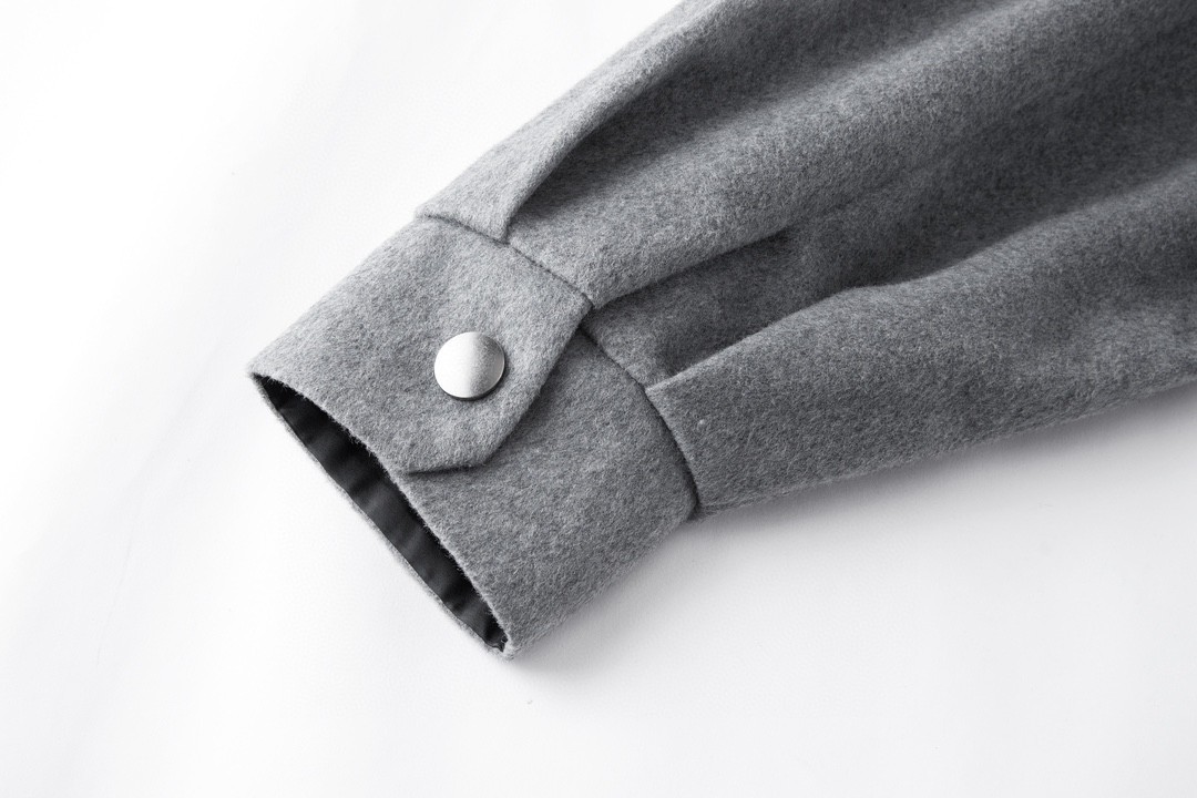 PRADA 普拉达 三角徽标羊绒衬衫 外套 长袖 黑色 灰色