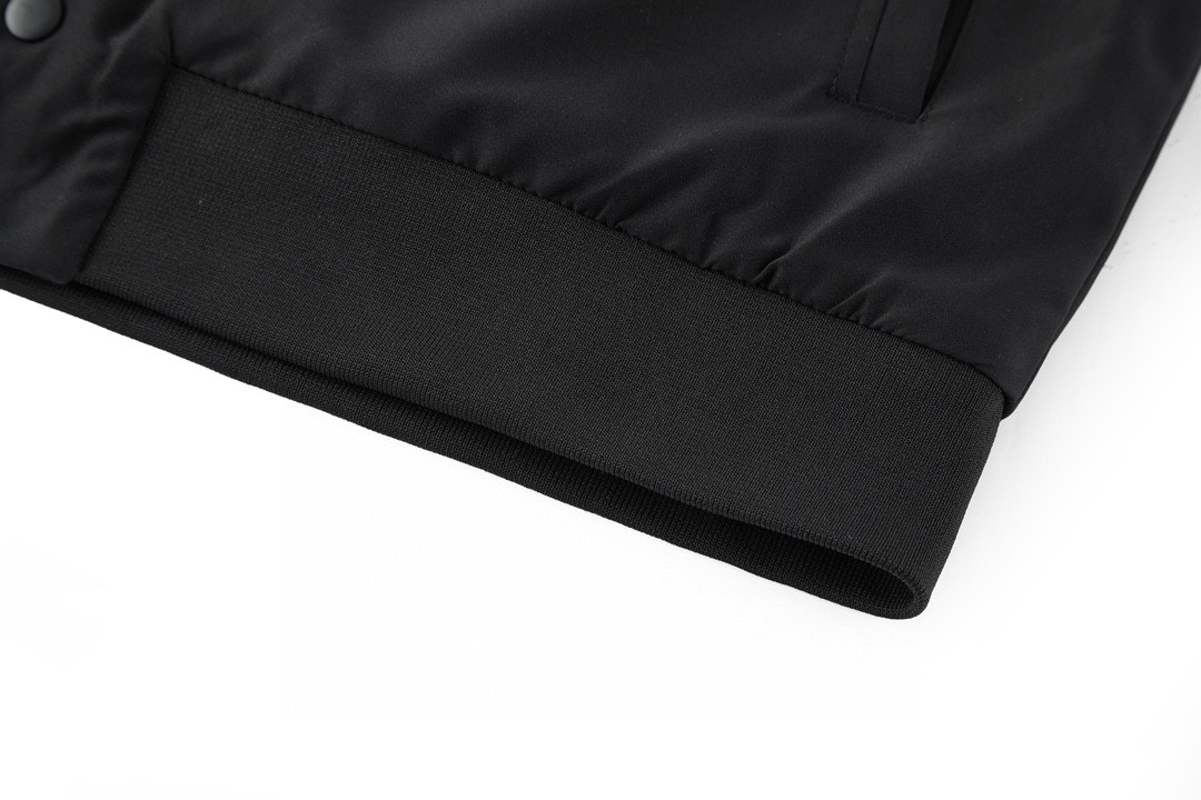 PRADA 普拉达 三角徽标棒球领夹克 棉服 夹克 外套 黑色 长袖 SGC073-11A6-F0008