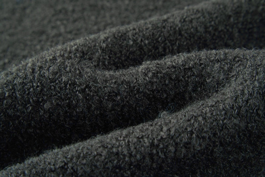 LOUIS VUITTON 路易威登 SKI 大logo泰迪毛衣 长袖 深蓝色 1AGJH7