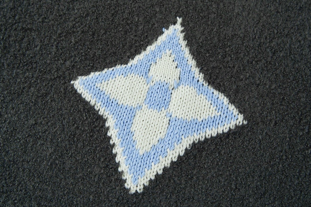 LOUIS VUITTON 路易威登 SKI 大logo泰迪毛衣 长袖 深蓝色 1AGJH7