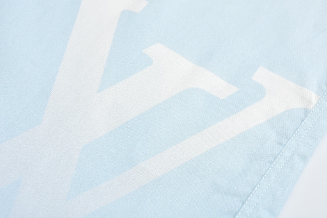 LOUIS VUITTON 路易威登 字母logo印花渐变单排扣衬衫 长袖 白色 1AFXVX