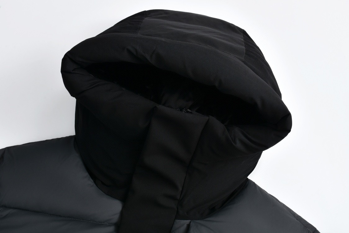 Moncler 蒙口 黑标黑武士连帽羽绒服 保暖 外套 灰白色 黑色 碳灰色 