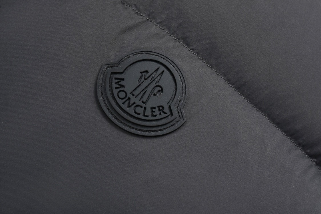 Moncler 蒙口 黑标黑武士连帽羽绒服 保暖 外套 灰白色 黑色 碳灰色 