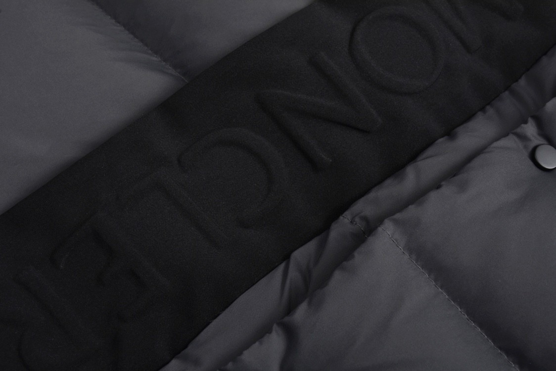 Moncler 蒙口 黑标黑武士连帽羽绒服 保暖 外套 灰白色 黑色 碳灰色 