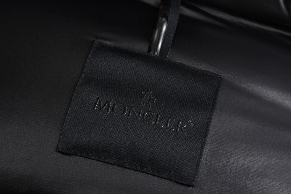 Moncler 蒙口 黑标黑武士连帽羽绒服 保暖 外套 灰白色 黑色 碳灰色 