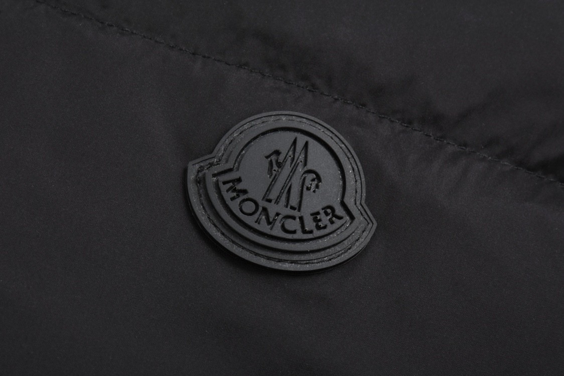 Moncler 蒙口 黑标黑武士连帽羽绒服 保暖 外套 灰白色 黑色 碳灰色 