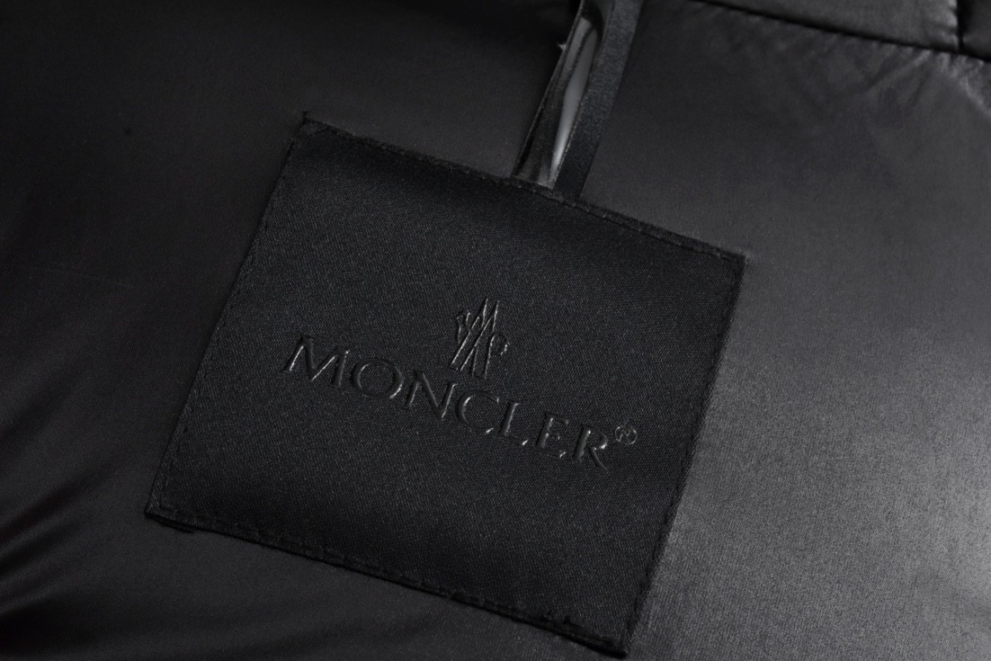Moncler 蒙口 黑标黑武士连帽羽绒服 保暖 外套 灰白色 黑色 碳灰色 