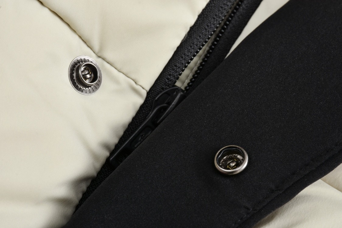 Moncler 蒙口 黑标黑武士连帽羽绒服 保暖 外套 灰白色 黑色 碳灰色 