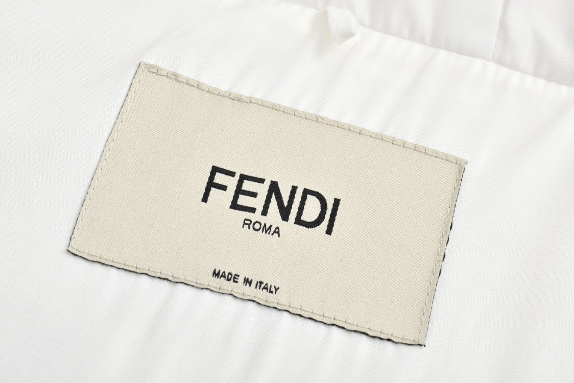 FENDI 芬迪 满印提花拉链连帽羽绒服 外套 长袖 保暖 白色 FAN129AK9ZF1M2A