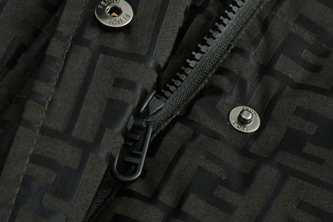 FENDI 芬迪 满印提花拉链连帽羽绒服 外套 长袖 保暖 棕色 FAN129AK9ZF0TU7