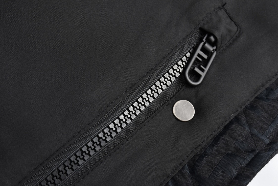 FENDI 芬迪 满印提花拉链连帽羽绒服 外套 长袖 保暖 黑色 FAN129AK9ZF0GME