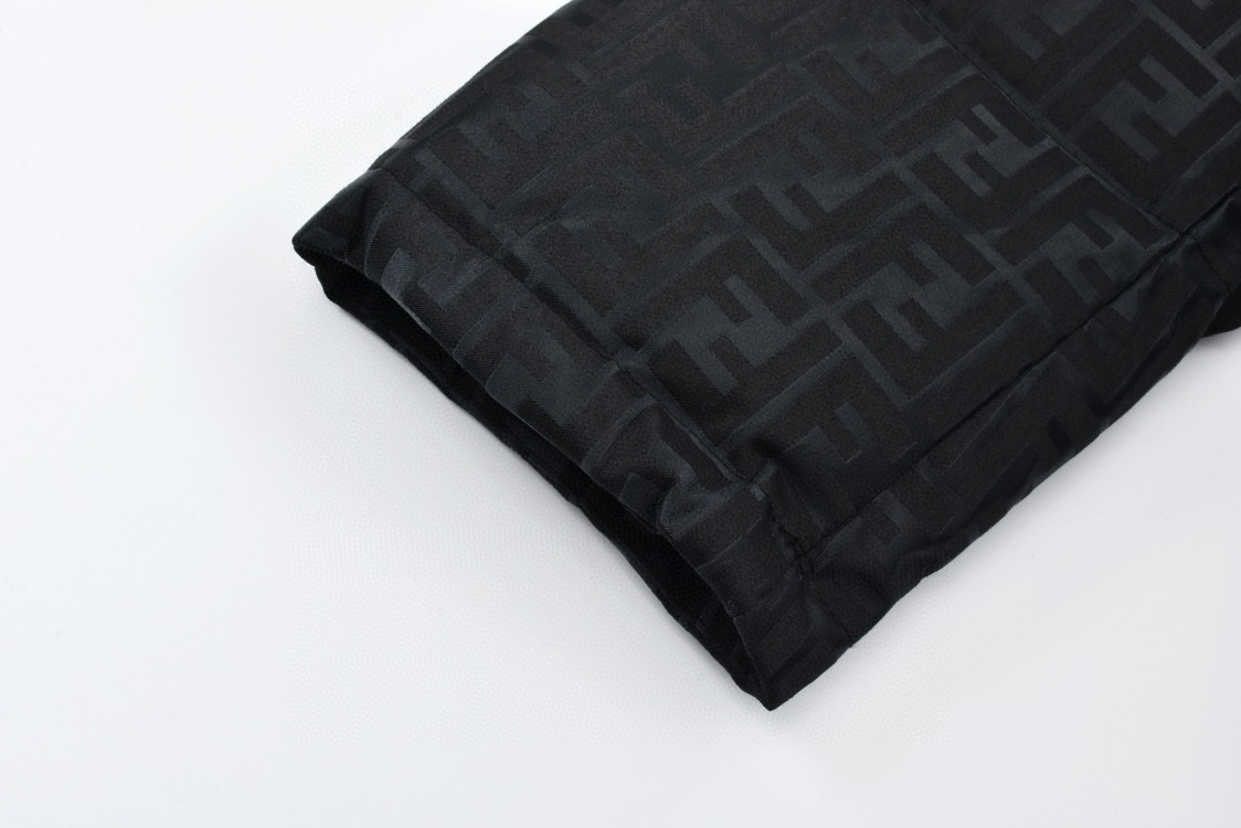 FENDI 芬迪 满印提花拉链连帽羽绒服 外套 长袖 保暖 黑色 FAN129AK9ZF0GME