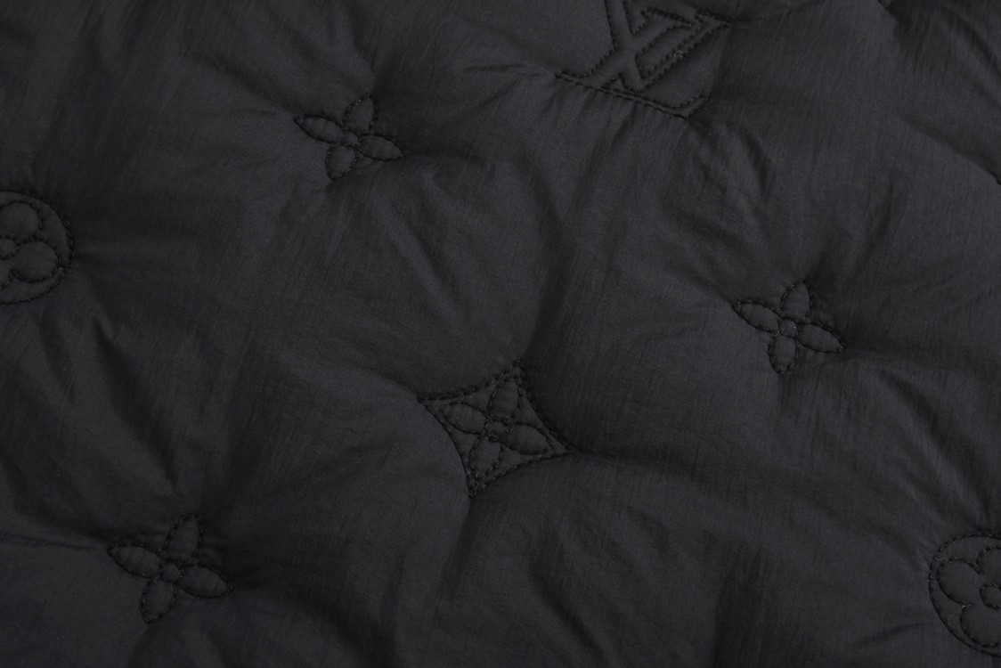 LOUIS VUITTON 路易威登 老花刺绣拉链连帽棉服 外套 夹克 长袖 黑色 1AFA70