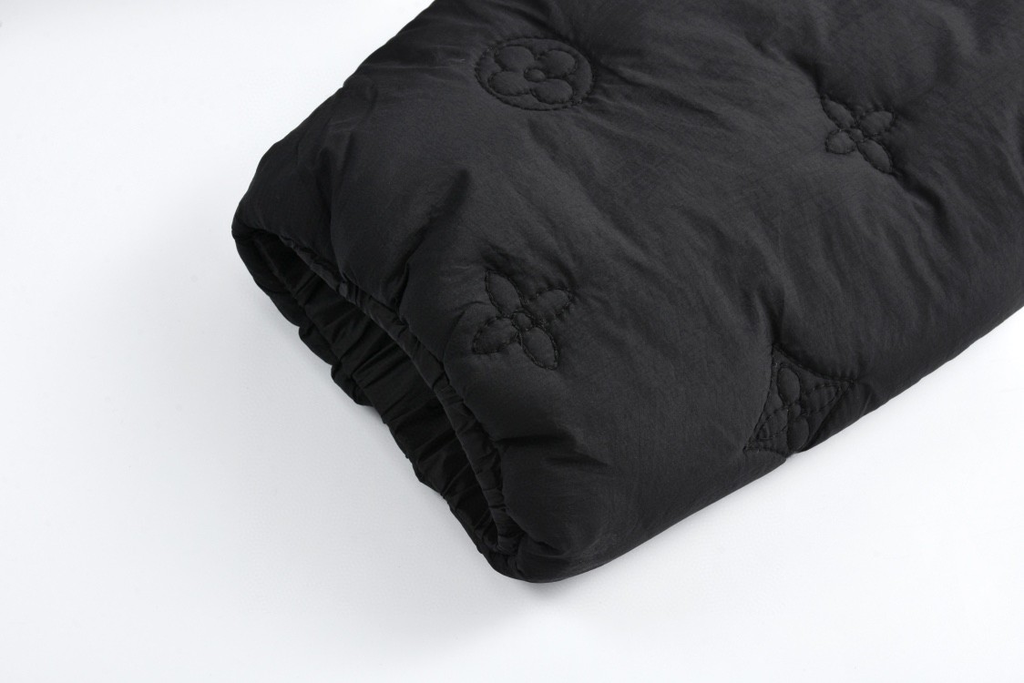 LOUIS VUITTON 路易威登 老花刺绣拉链连帽棉服 外套 夹克 长袖 黑色 1AFA70