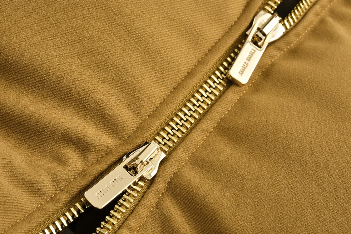 MIU MIU 缪缪 刺绣徽标logo可拆卸毛领拉链羽绒服 夹克 外套 褐色 ML9851-3O0-F0091-S-232