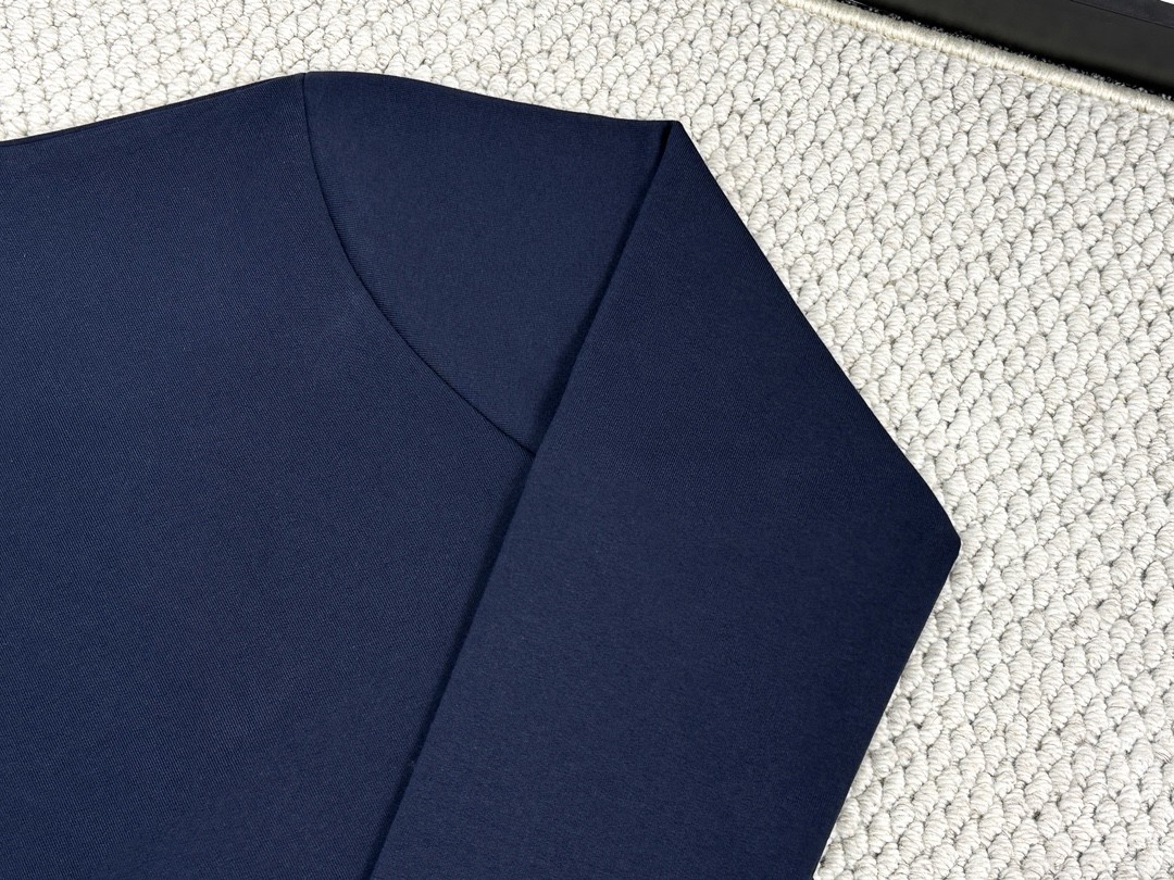 LOUIS VUITTON 路易威登 刺绣字母logo圆领卫衣 长袖 藏蓝色 1AGJXW