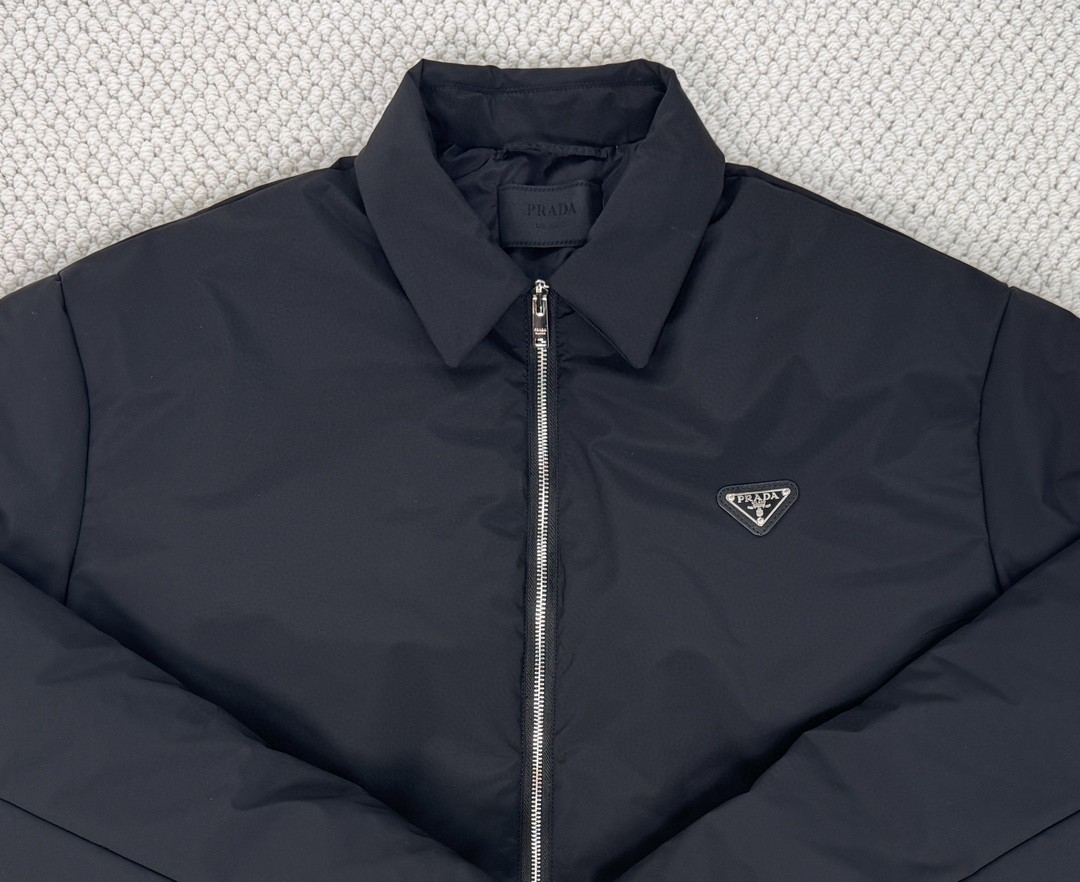 PRADA 普拉达 三角徽标拉链棉服 夹克 外套 黑色 长袖