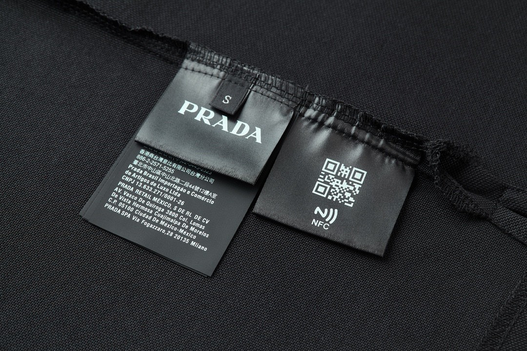 PRADA 普拉达 纯色徽标logo半拉链Polo衫 短袖 T恤 黑色 白色 UJN903-1YR4-F0002-S-OOO