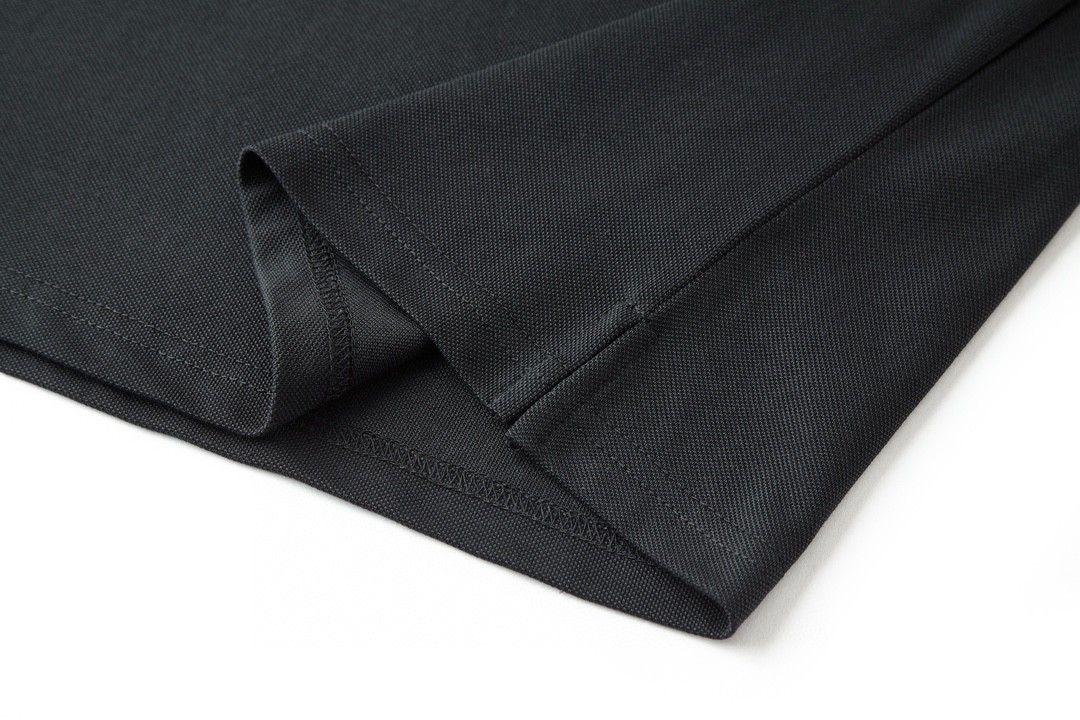 PRADA 普拉达 纯色徽标logo半拉链Polo衫 短袖 T恤 黑色 白色 UJN903-1YR4-F0002-S-OOO