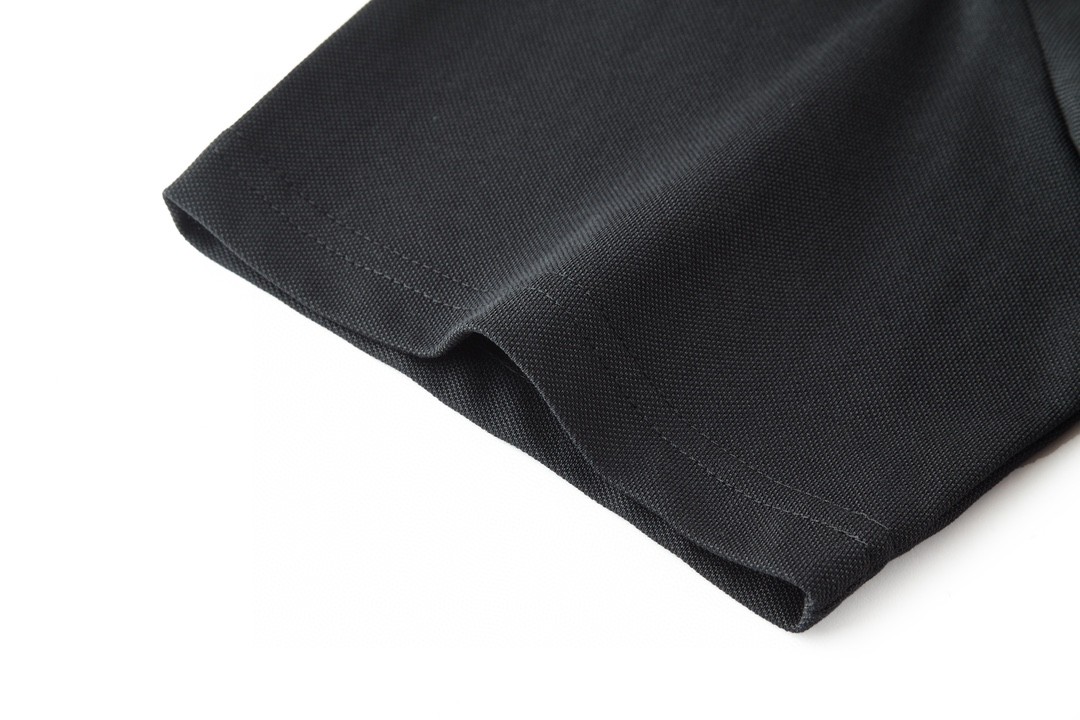 PRADA 普拉达 纯色徽标logo半拉链Polo衫 短袖 T恤 黑色 白色 UJN903-1YR4-F0002-S-OOO