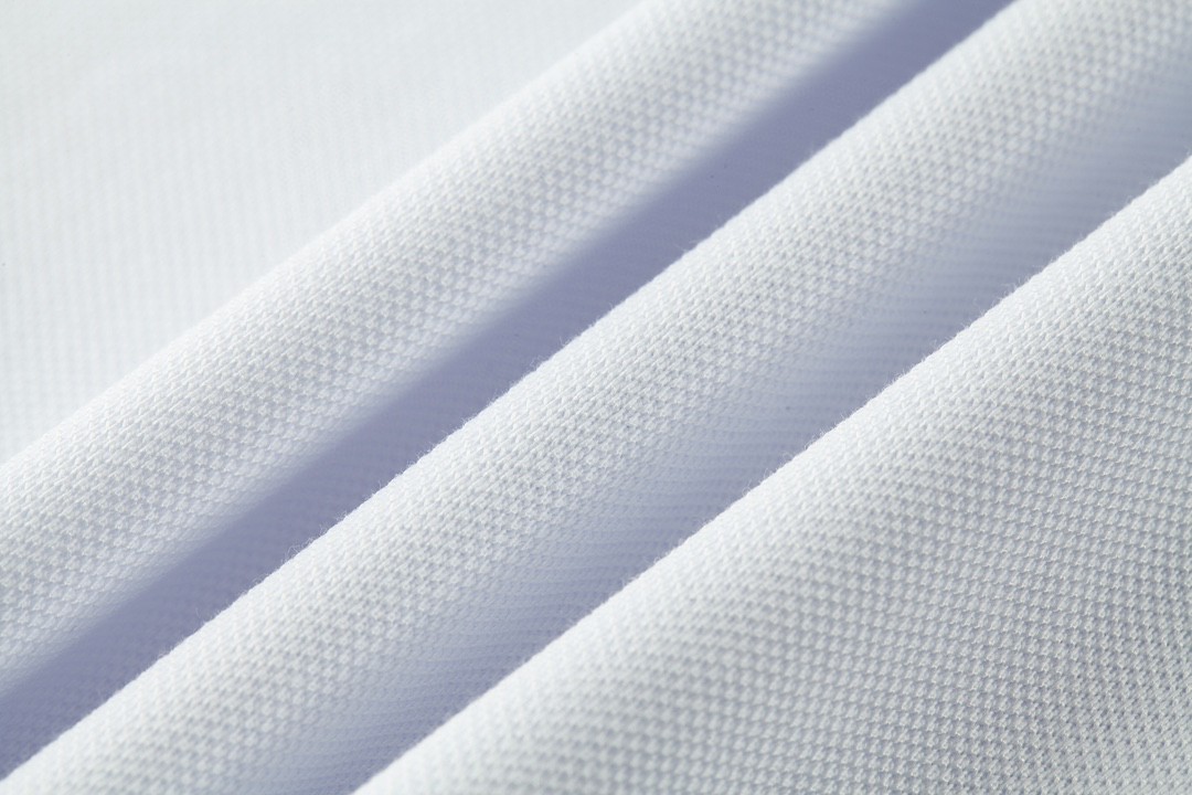 PRADA 普拉达 纯色徽标logo半拉链Polo衫 短袖 T恤 黑色 白色 UJN903-1YR4-F0002-S-OOO