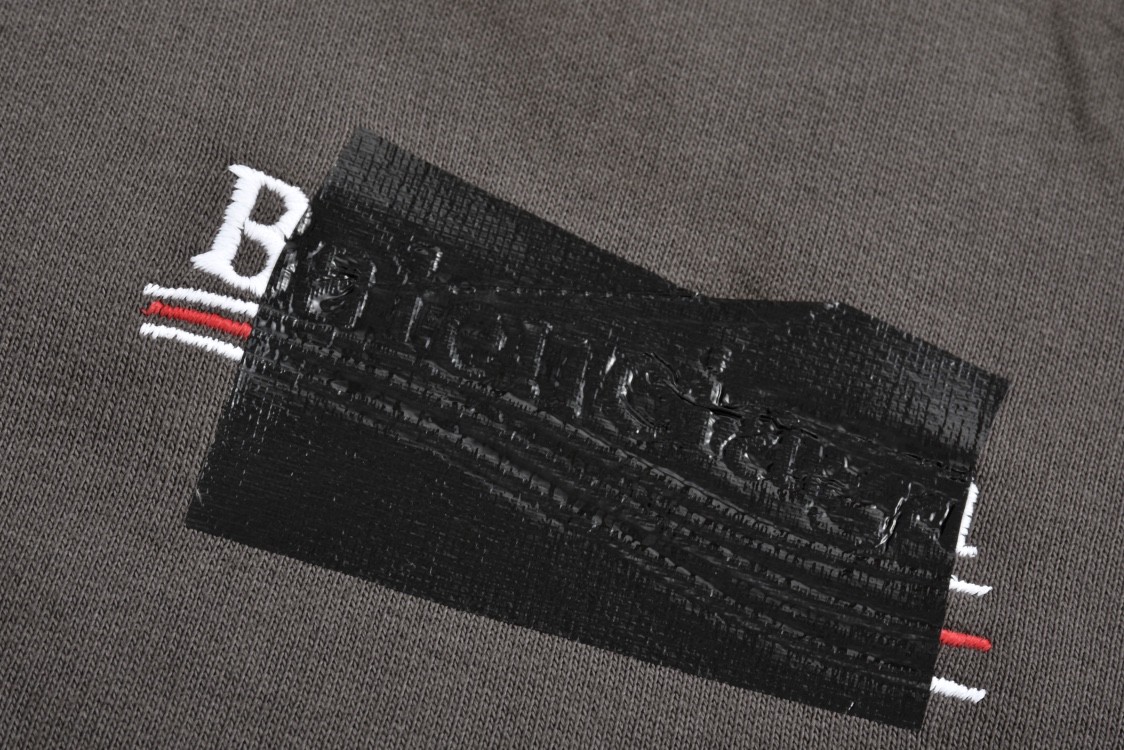 Balenciaga 巴黎世家 做旧遮挡刺绣字母logo拉链连帽卫衣 外套 长袖 720424TNVK51227